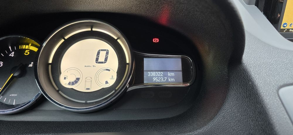 Renault Megane BOSE (10.2013р.) III покоління  1.5 dCi MT (110 к.с.)
R