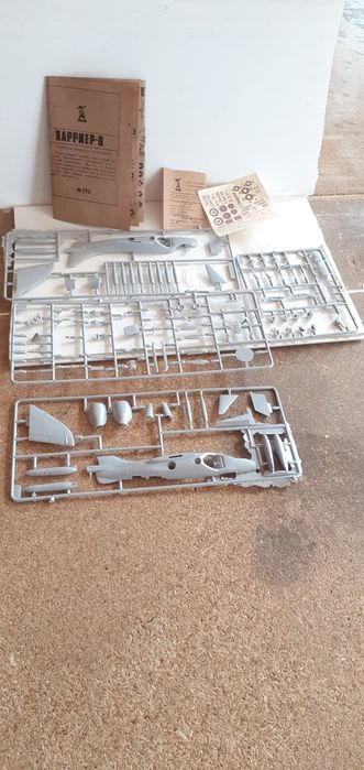 Модели для склеивания. Самолеты. Автомобили.