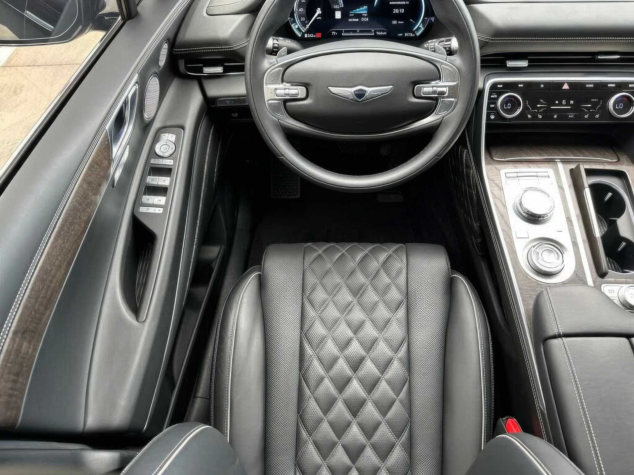 Genesis	GV80		 	2024