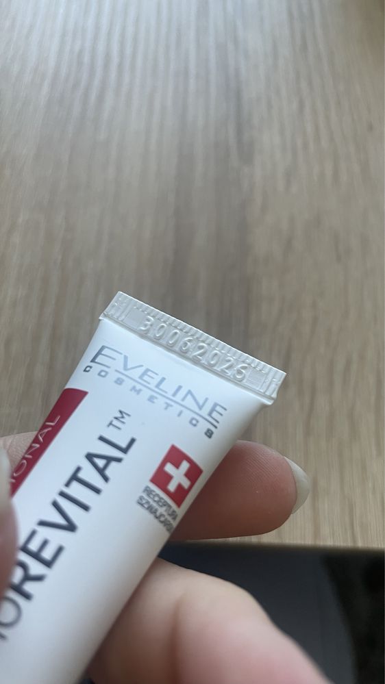 Eveline sos serum redukujace zmarszczki