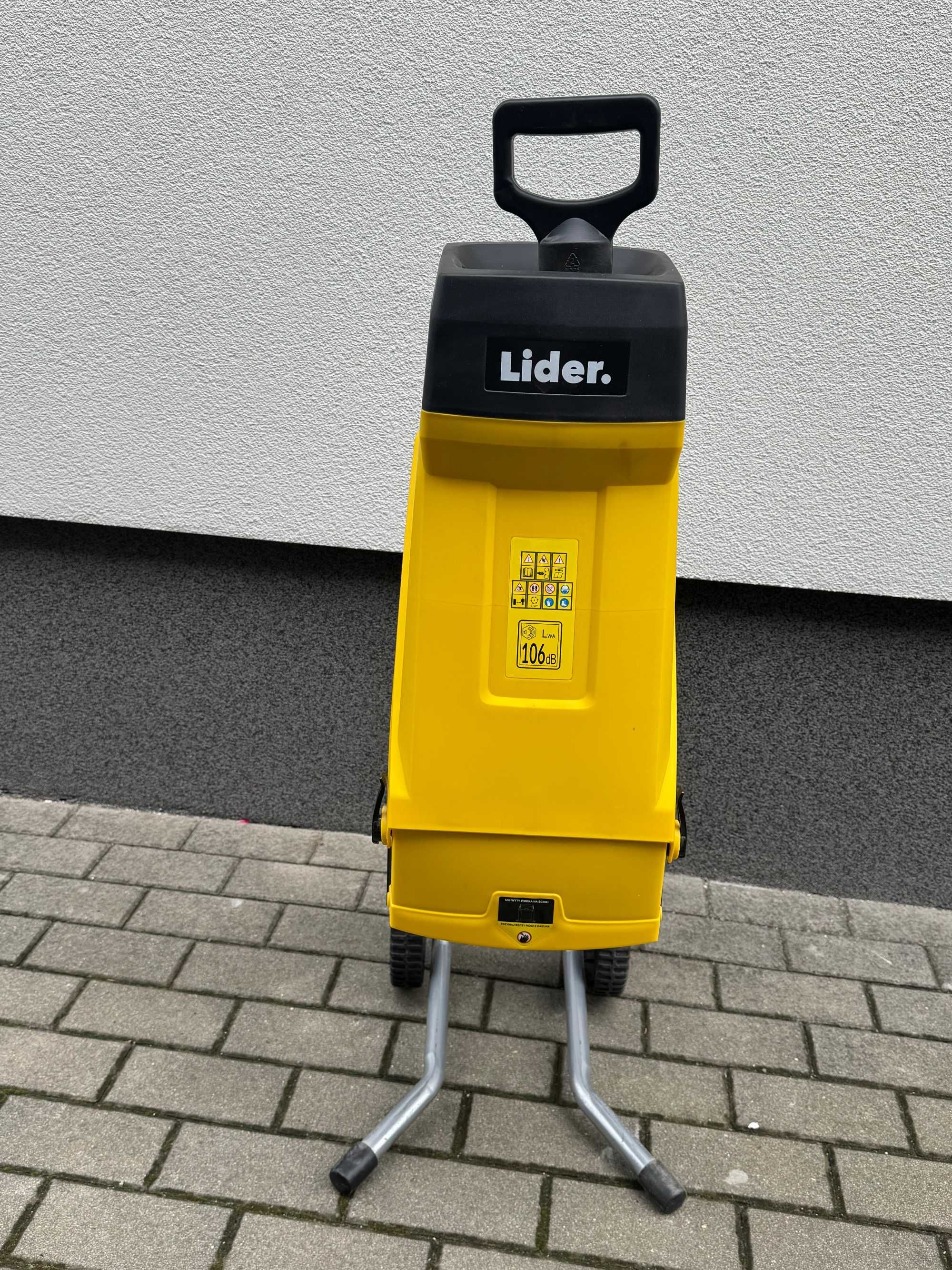 Rozdrabniacz do gałęzi rębak prawie nowy(użyty 1 raz) LIDER 2500W