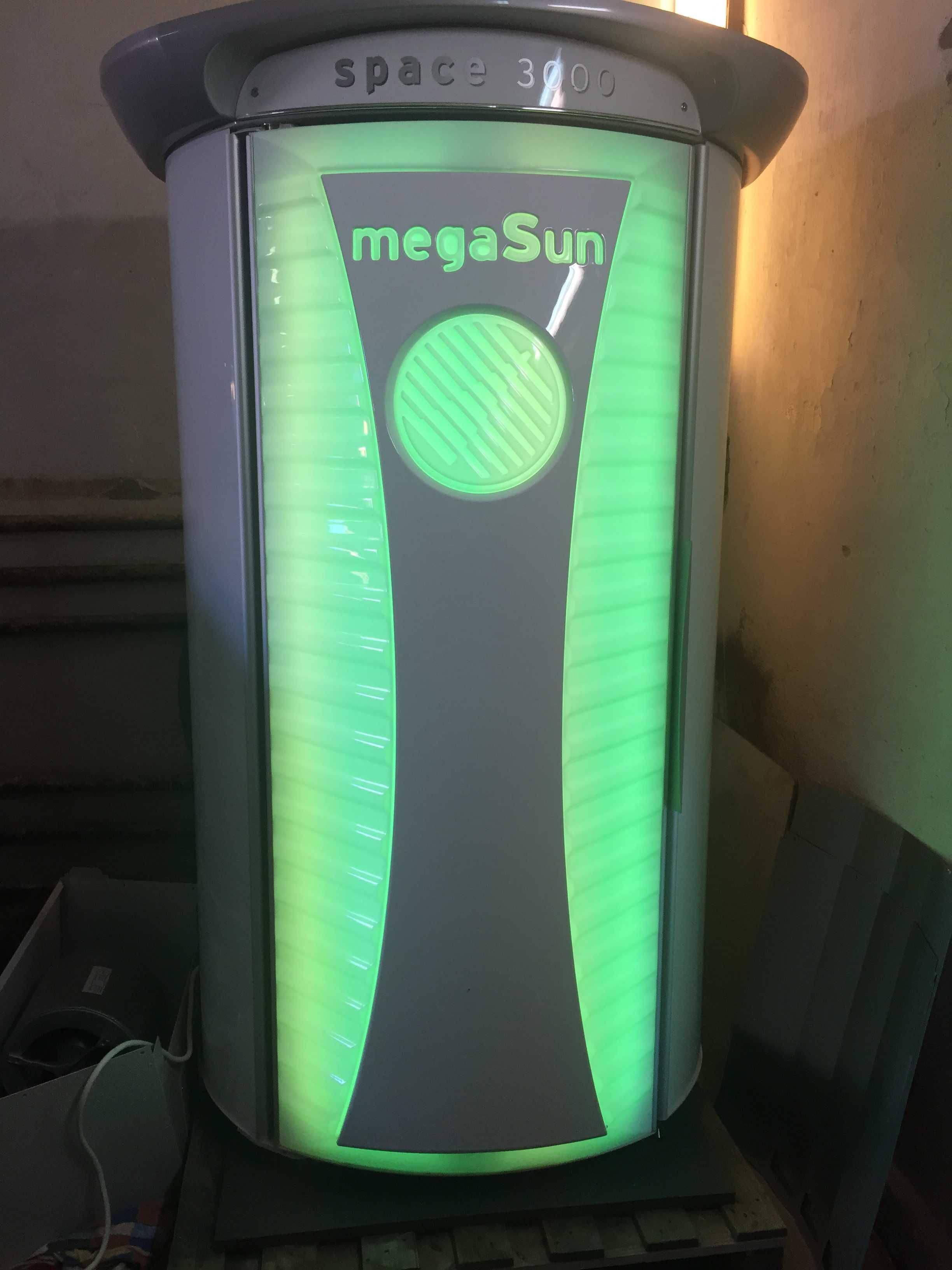 Solarium MegaSun Space 3000 z vibrą