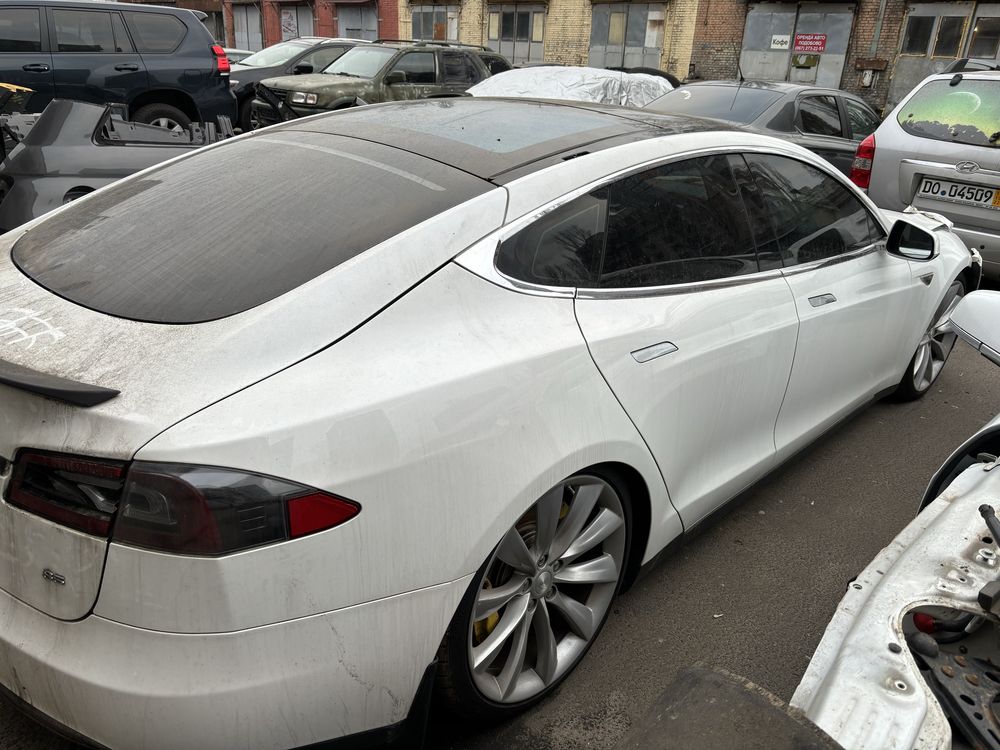 Запчасти Tesla Model S