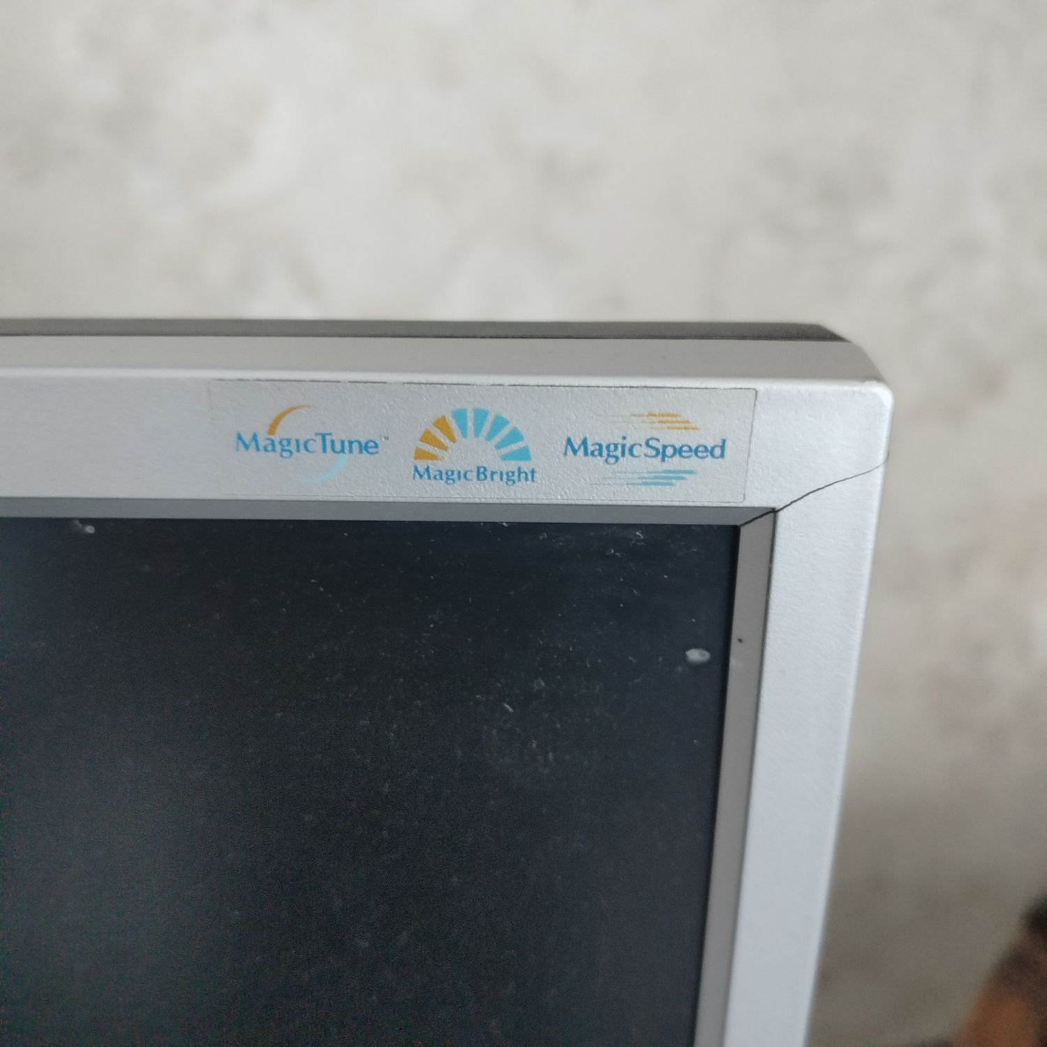 Продаю монітор Samsung 710N