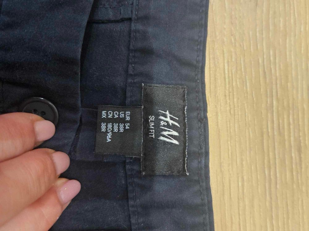 Czarne chinosy H&M slim fit 54