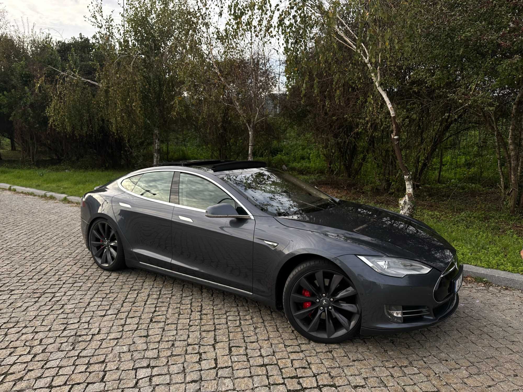 Tesla Model S P85+ com Bateria Nova