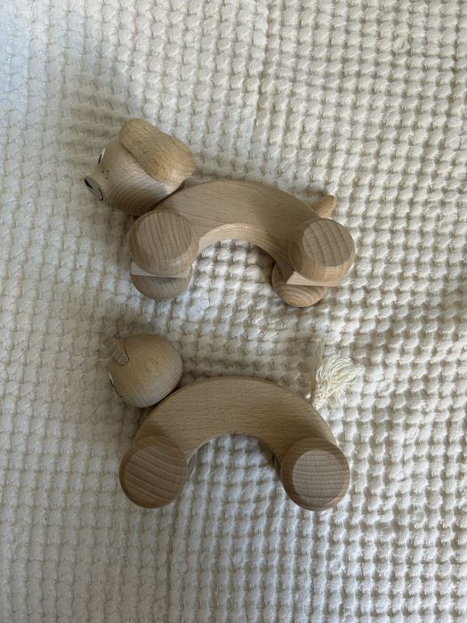 Drewniany kotek i piesek na kółkach drewniana zabawka drewna