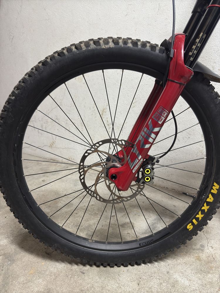 Bicicleta Trail/Enduro Polygon Siskiu T8 27.5