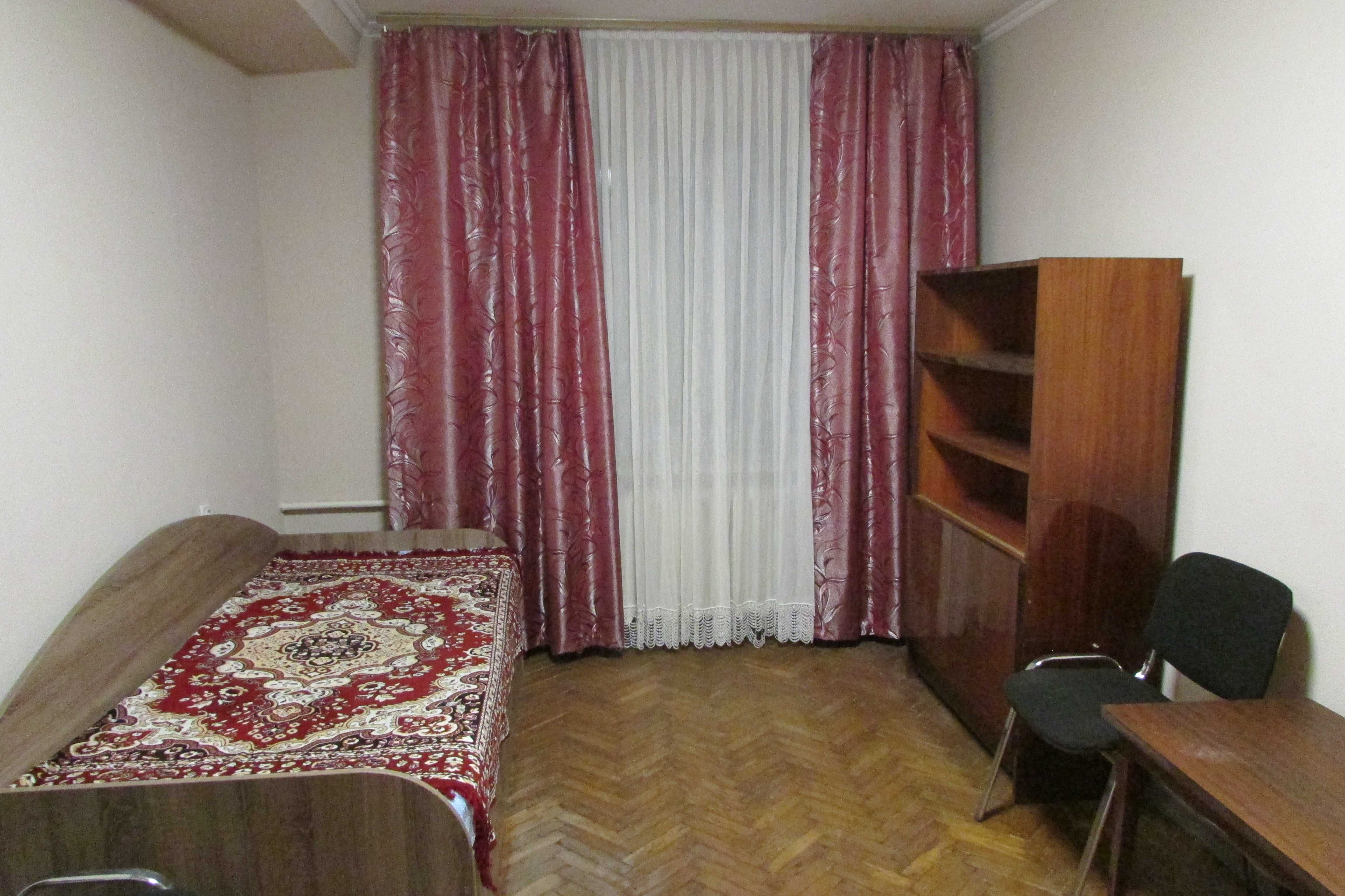 1-но кімнатна. ст. метро Почайна. вул. Кирилівська 124.