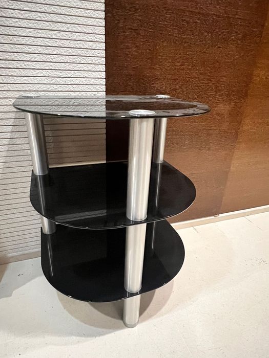 Móvel de TV em vidro preto