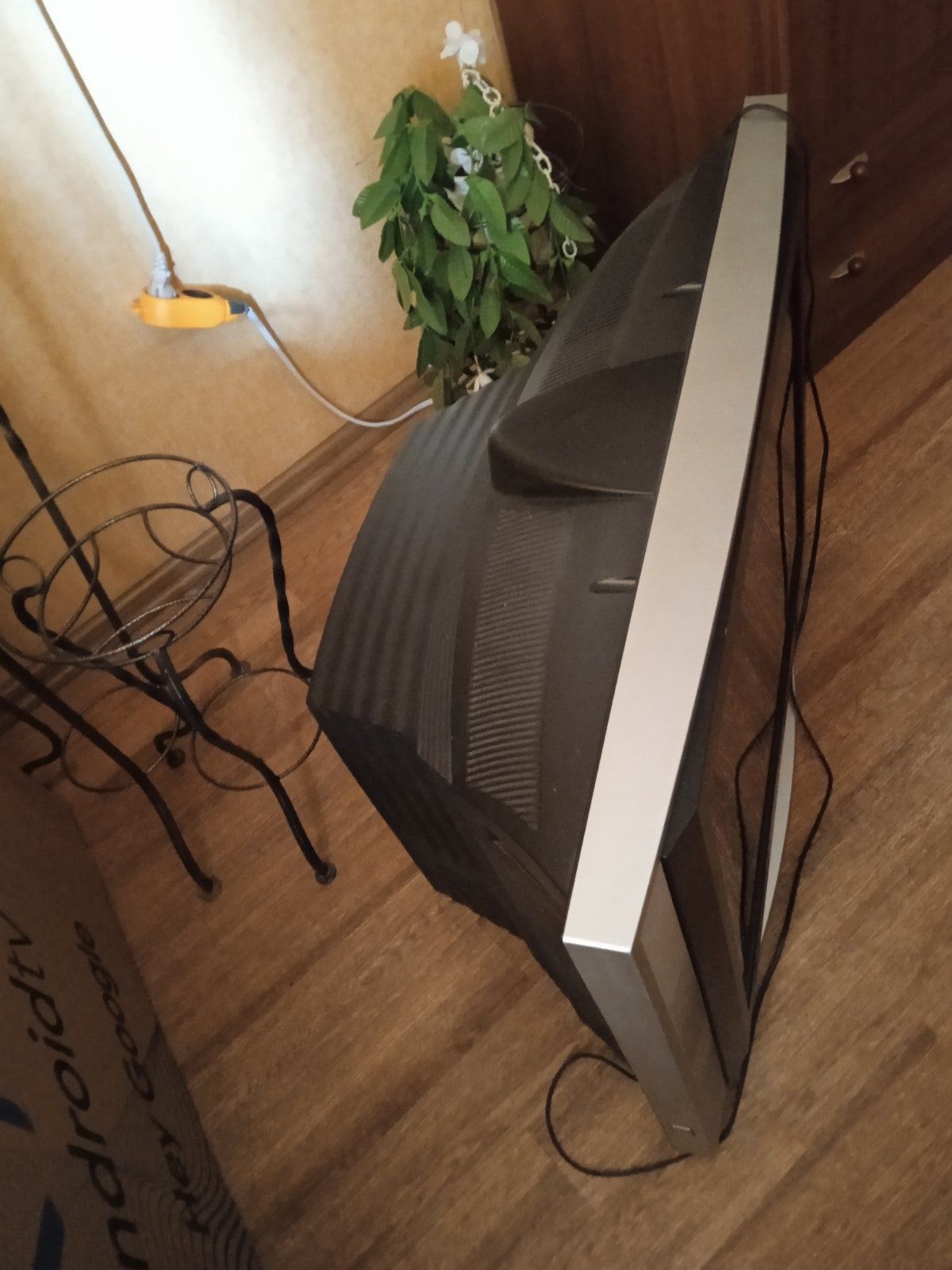 Телевизор LG 28, " б.у