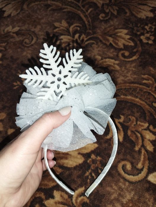 Обруч сніжинка...в хорошому стані