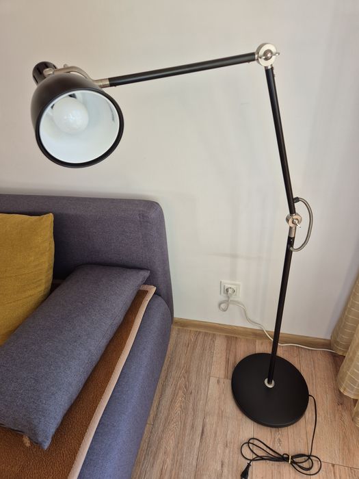 Lampa podłogowa stojąca do czytania Ikea Arod jak nowa