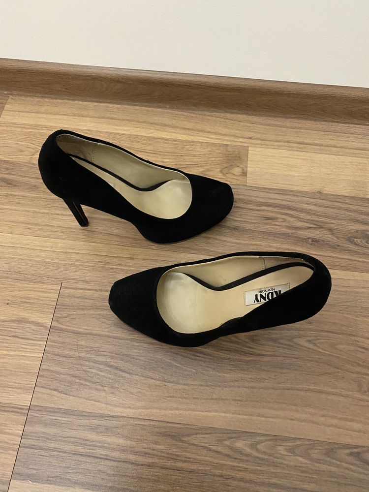 Buty damskie na obcasie KDNY