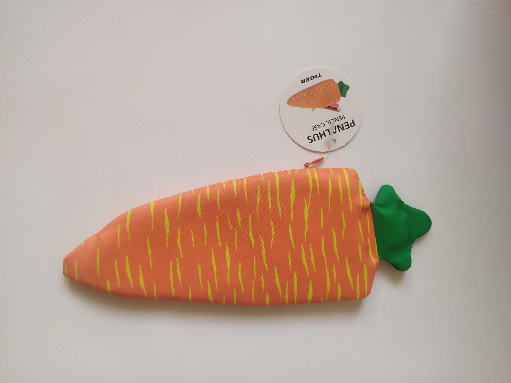 Piórnik kosmetyczka etui marchew marchewka
