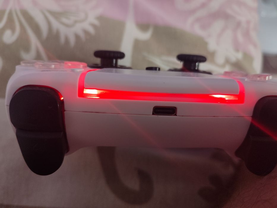 Срочно продам Безпровідний два ігрових джойстика BORN P49  для PS4,