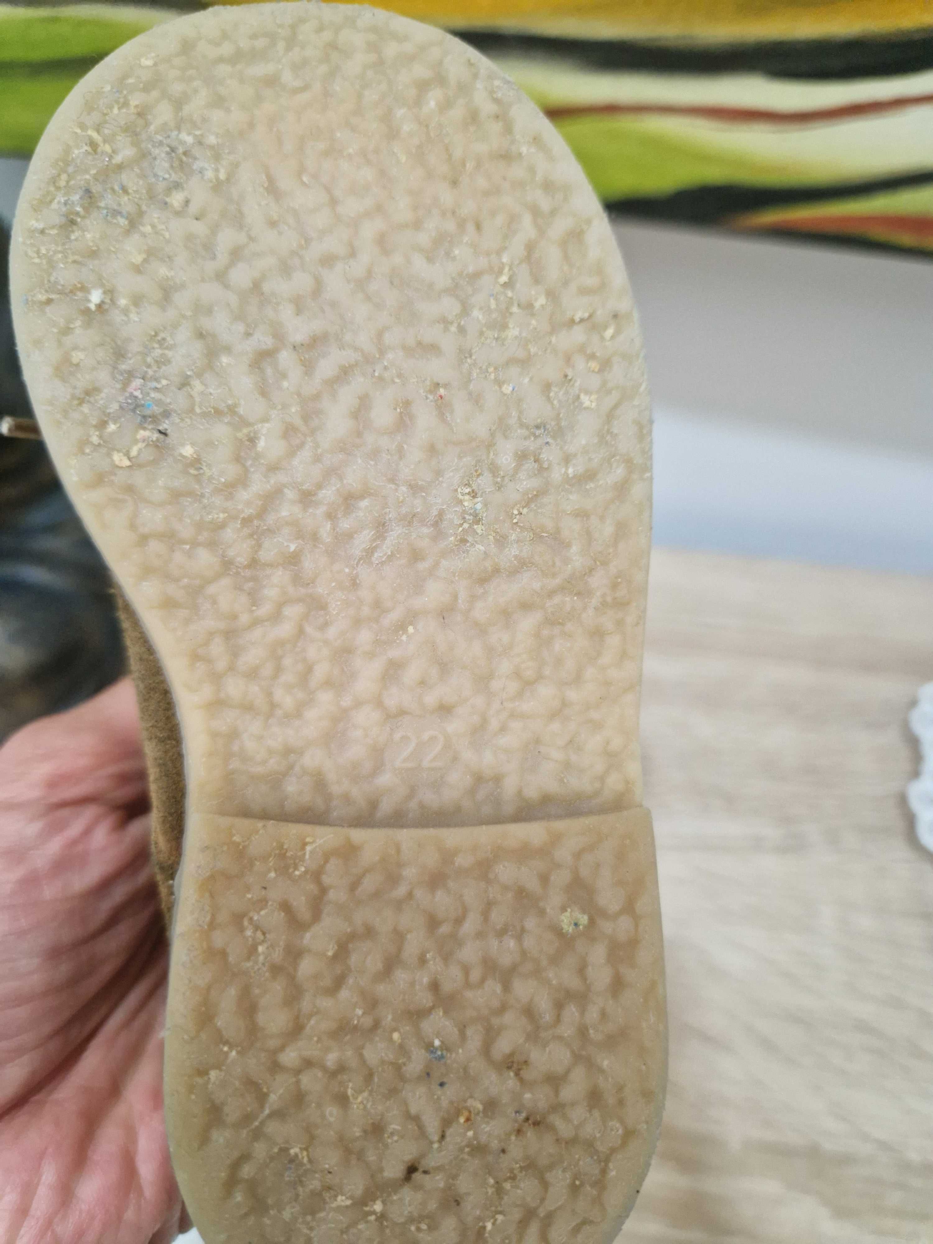 Sapatos em pele de menina T22