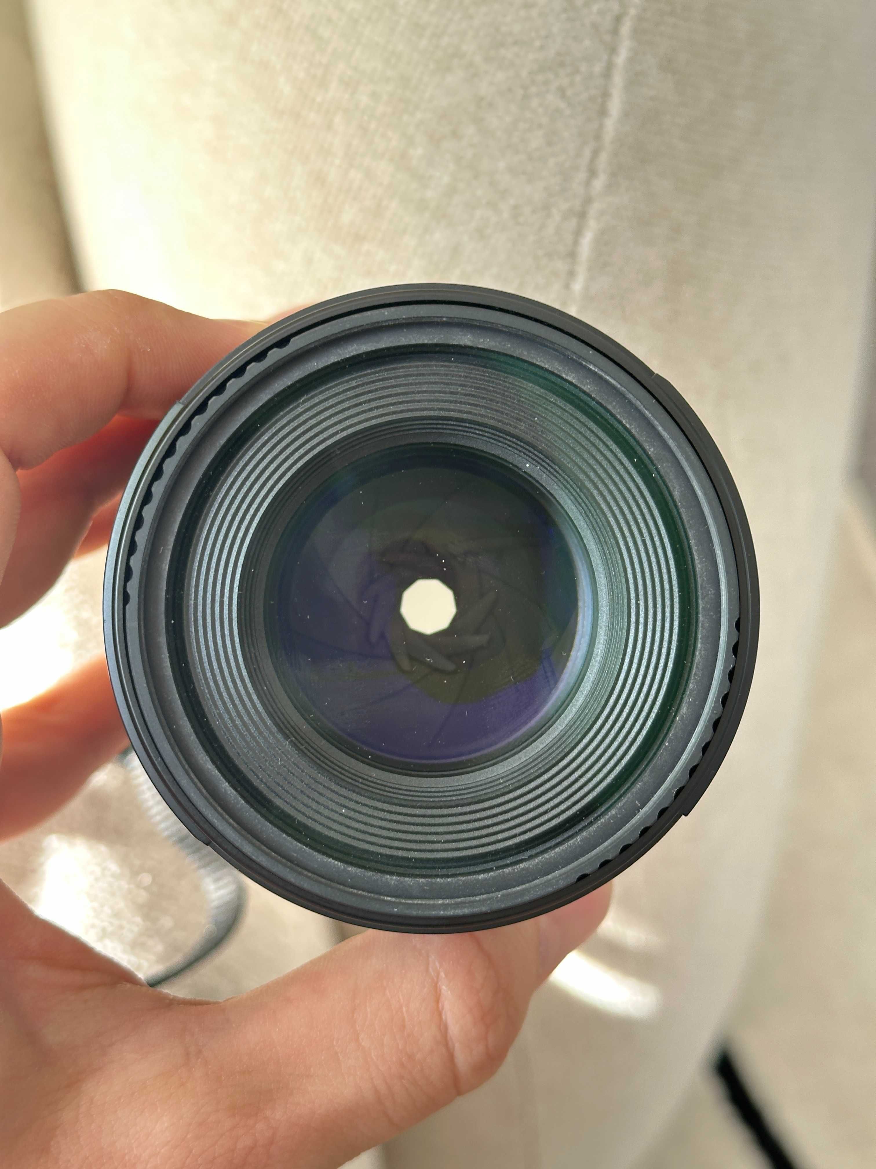 Об'єктив Canon RF 85mm F2 MACRO IS STM як новий