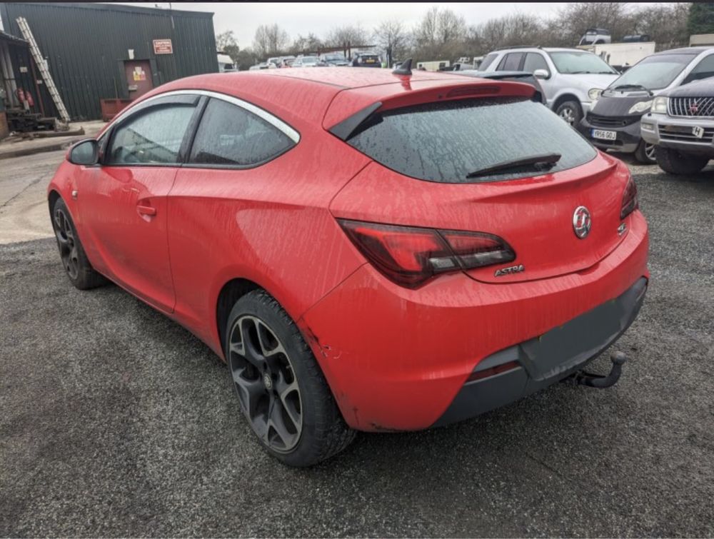 Opel Astra GTC 1.7cdti (2013) Para peças