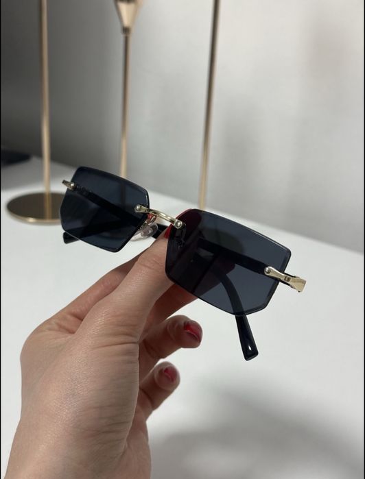 Классические очки в стиле gucci в золотой оправе