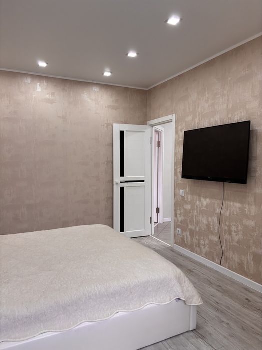 Світла велика 3к в новобудові з теплою підлогою! 41096