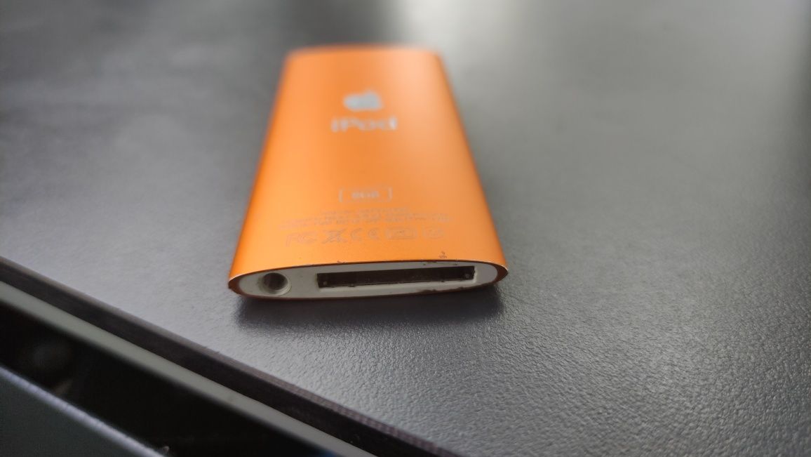 iPod 8 gb pomarańczowy