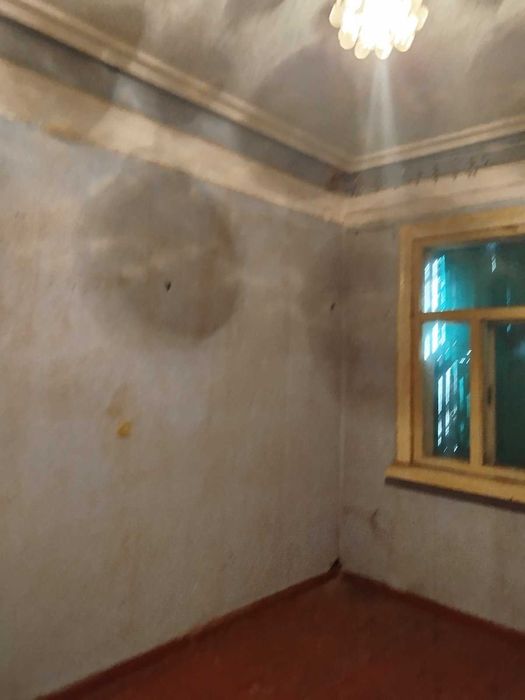 Продам 1 квартиру біля метро Спортивна