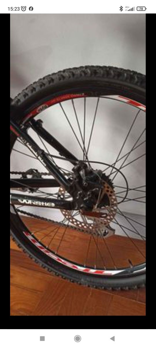 Bicicleta Whistle 24, roda 26 com travão de disco