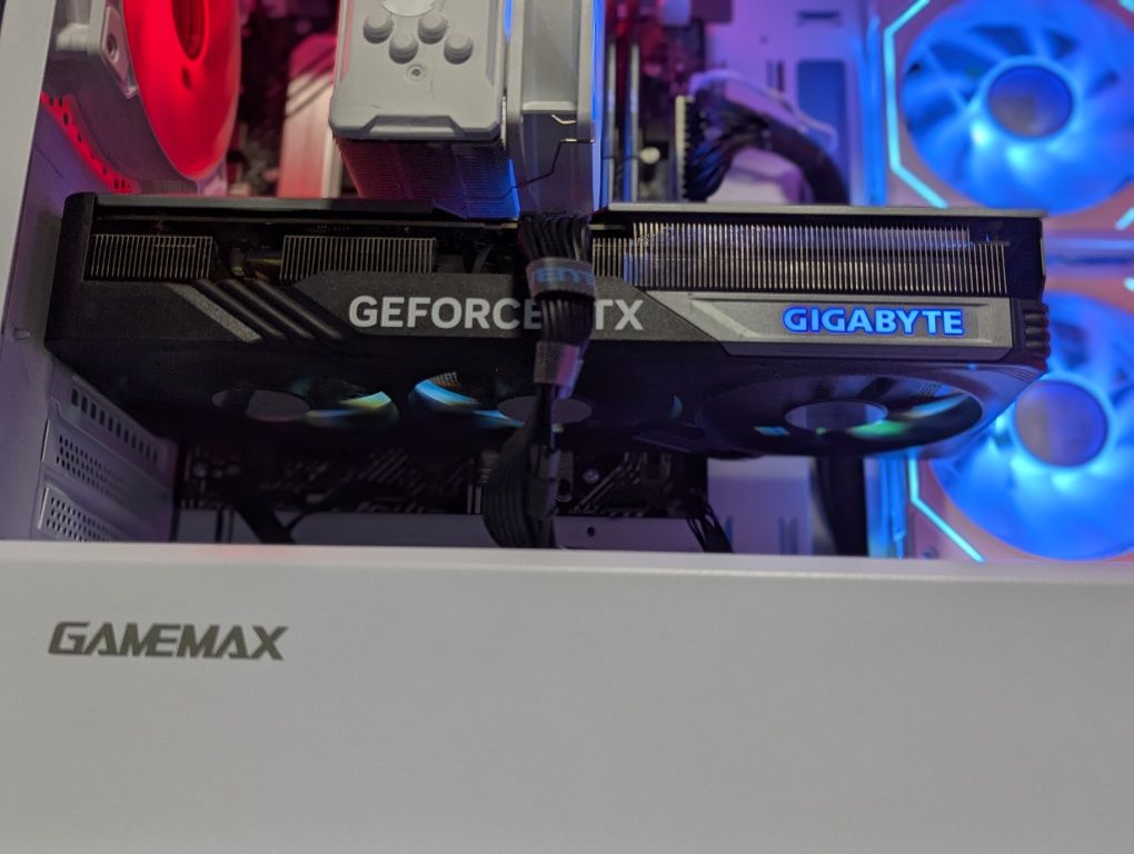Відеокарта RTX 4070 Gigabyte Gaming OC V2 12GB | DLSS, Frame Gen, CUDA