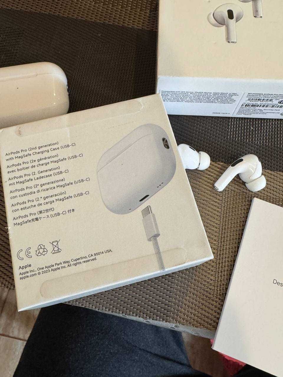 навушники airpods pro 2 на тайпсі