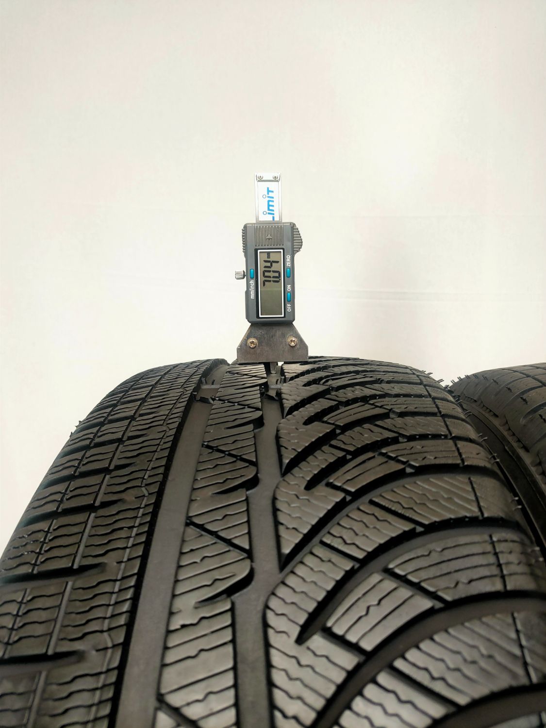 Opony 225/55R18 zima 225/55/18 MICHELIN (osobowe) OO12955