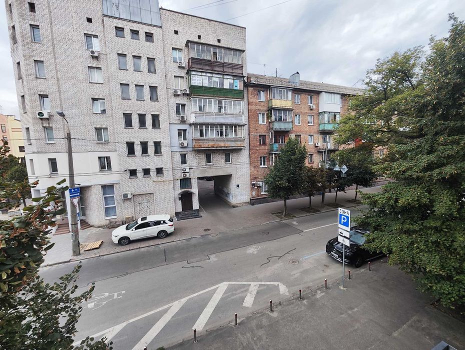 2к по вул.Оболонська 39, м.Тараса Шевченко, Поділ