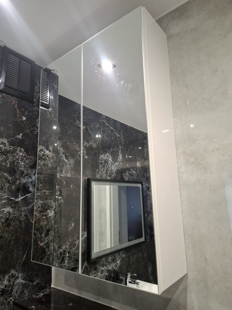 Szafka łazienkowa wisząca z lustrem 60 x 90 x 20