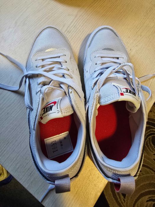 Кросівки жіночі Nike