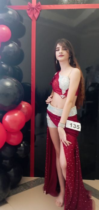 Шикарний костюм для східних танців