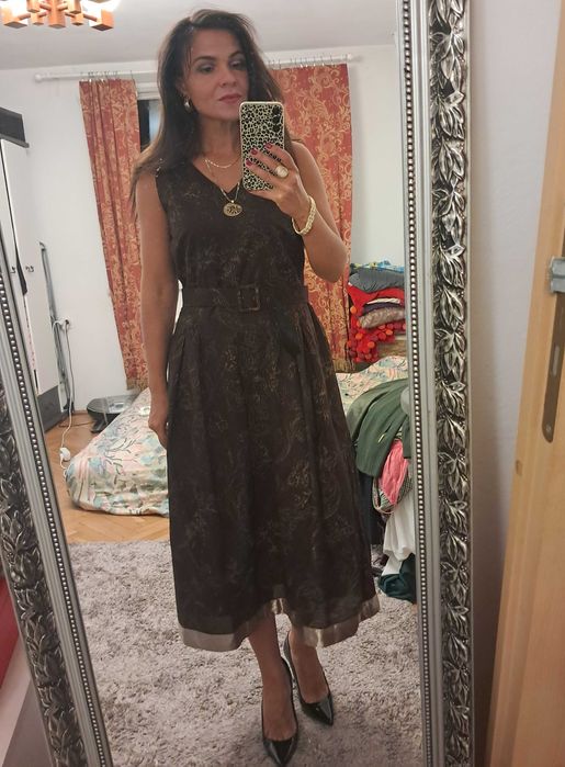 Brązowa sukienka midi Simple rozm. M