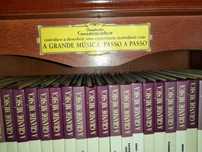 Coleção da grande musica clássica ,32 cds+ livro + móvel