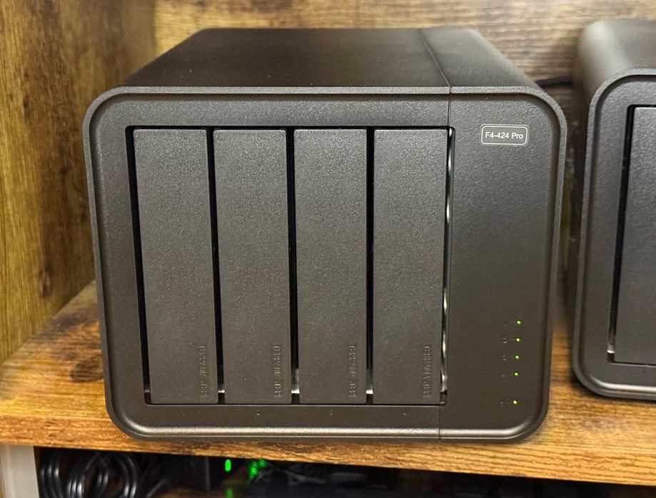 NAS TerraMaster F4-424 Pro, 4xHDD/SDD, 2xNVMe