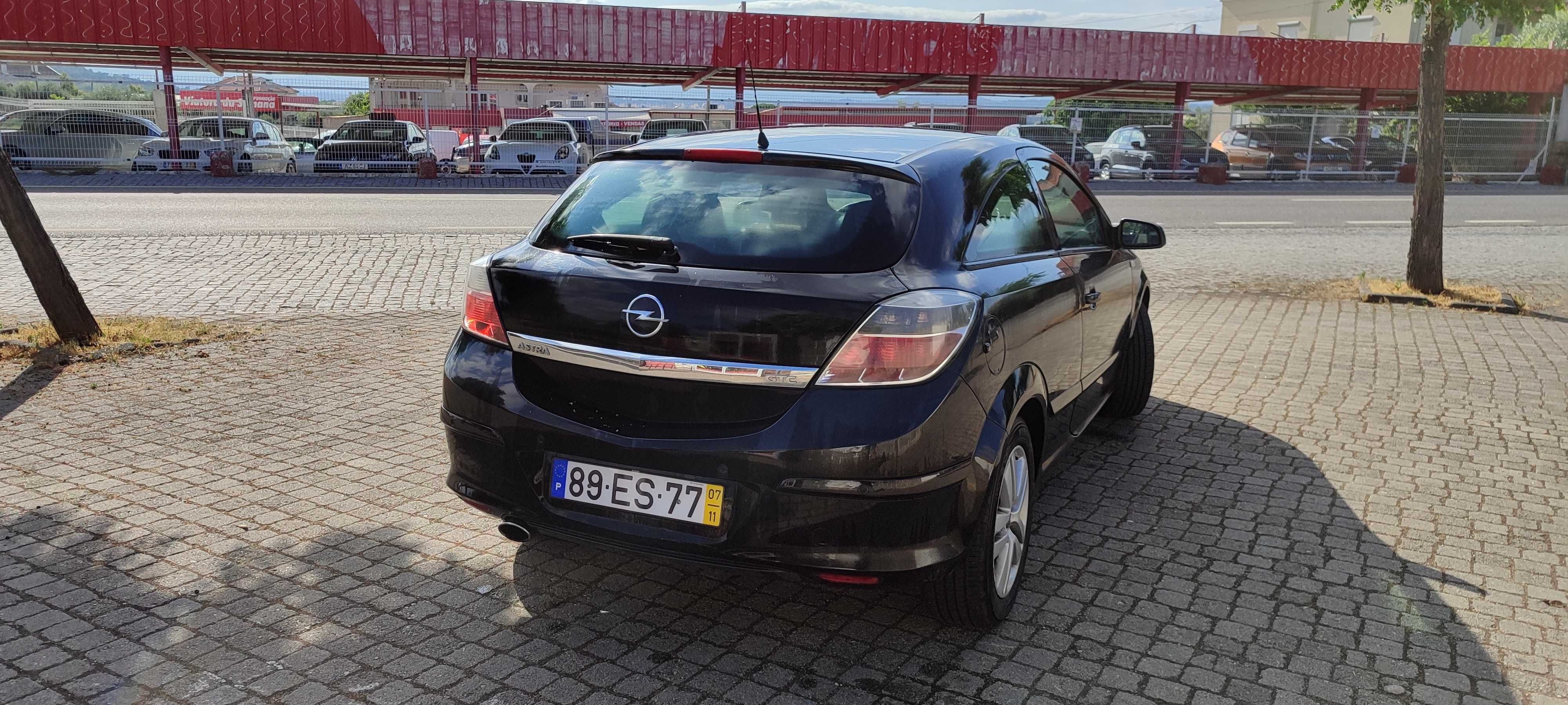 Opel astra GTC bom estado geral