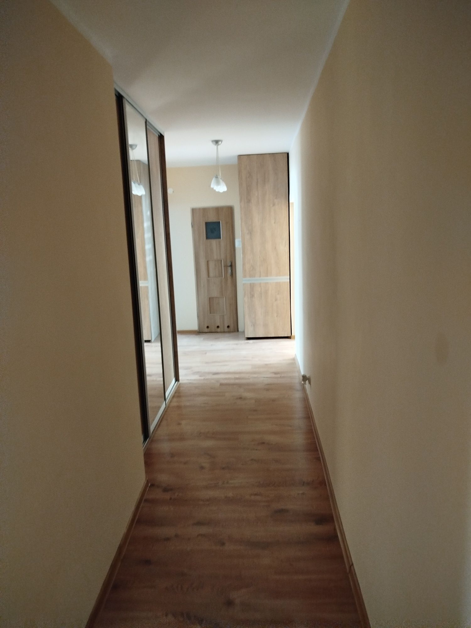 Wynajmę Mieszkanie 3 pokojowe 64m2