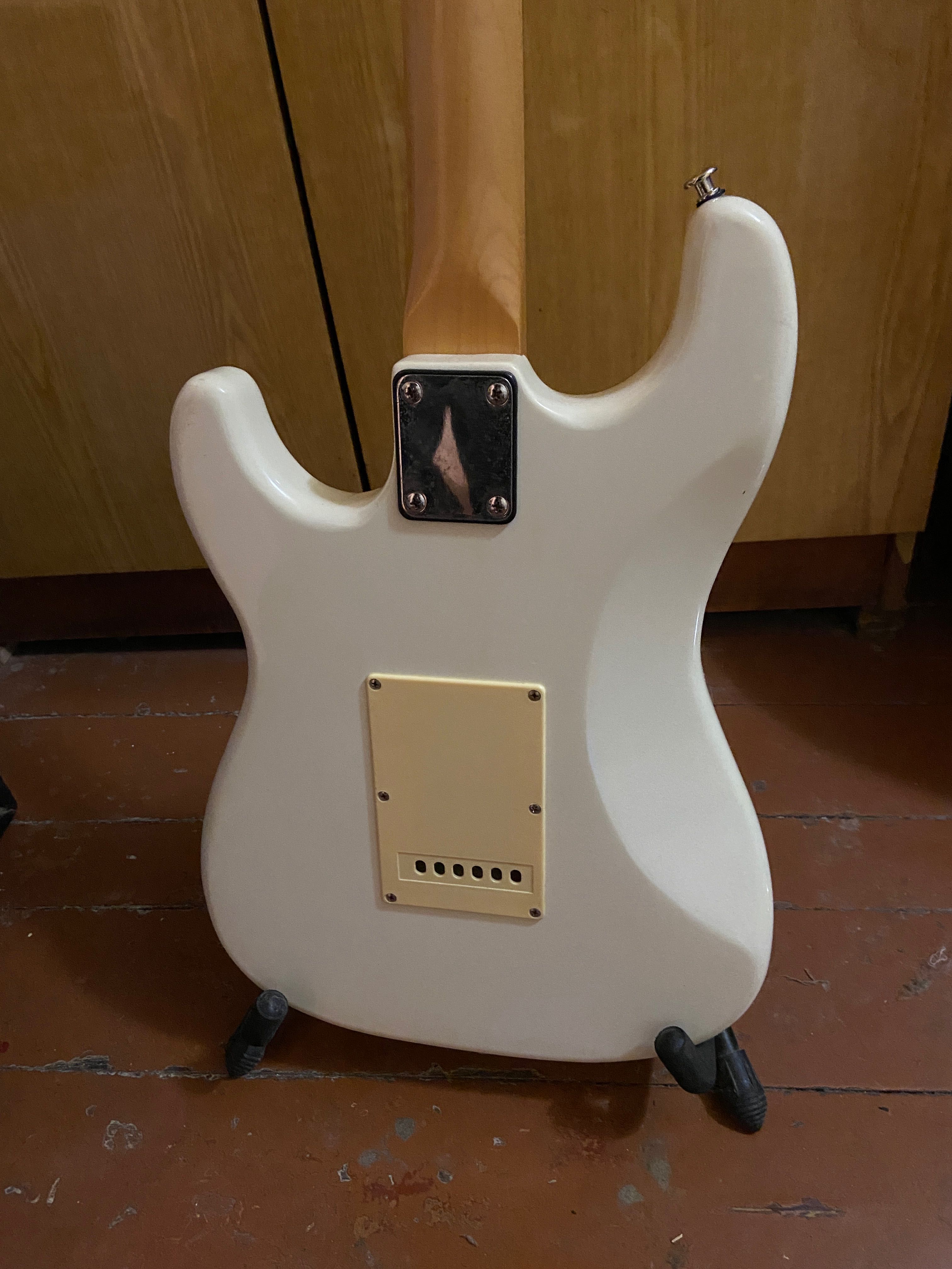 Santanu Pro model (не Fender American standart Stratocaster)