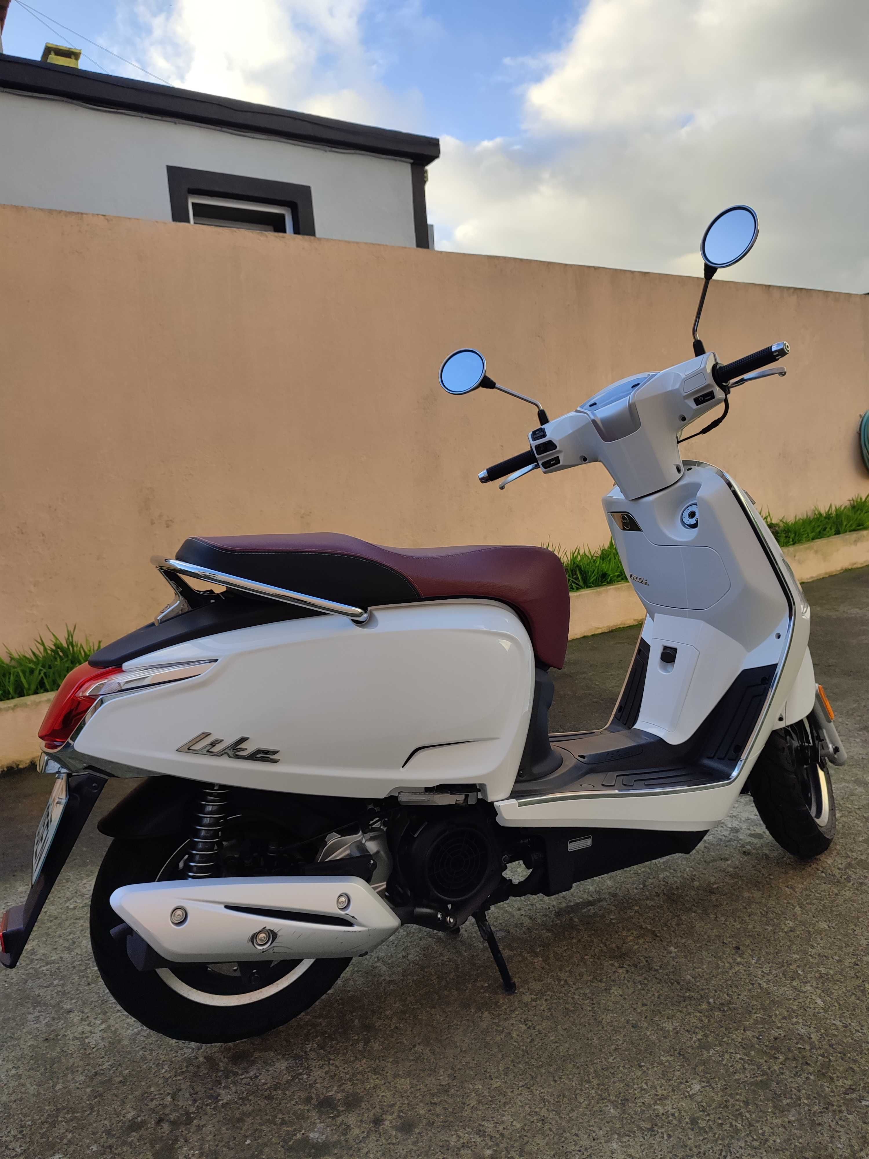 Mota Scooter Kymco Like 125