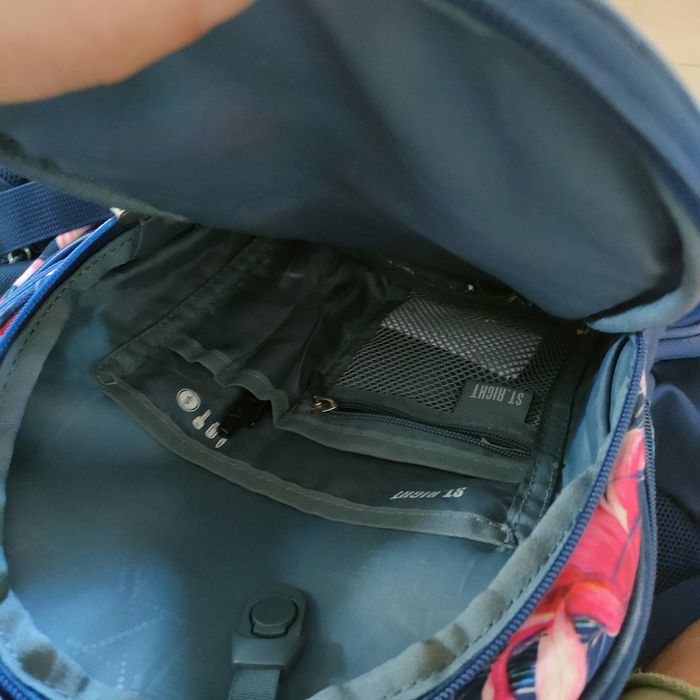 St. Right Plecak z wejściem na słuchawki - wodoodporny