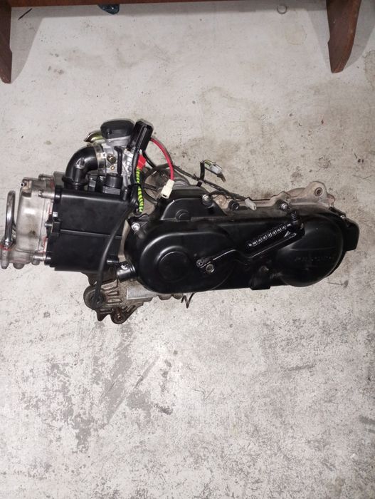 Silnik kompletny skuter 4t 50cm  od peugeot Django.