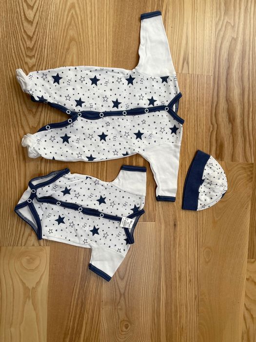Pajacyk śpioszki body kopertowe czapeczka - komplet 56
