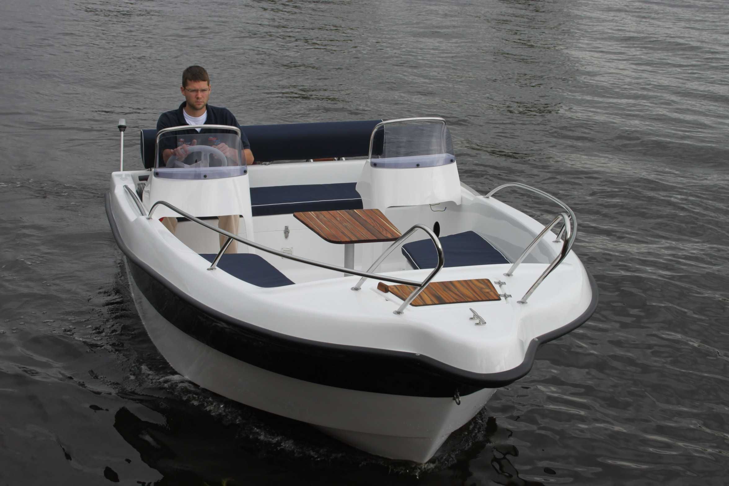 M 450 DUO motorówka łódź motorowa mboats