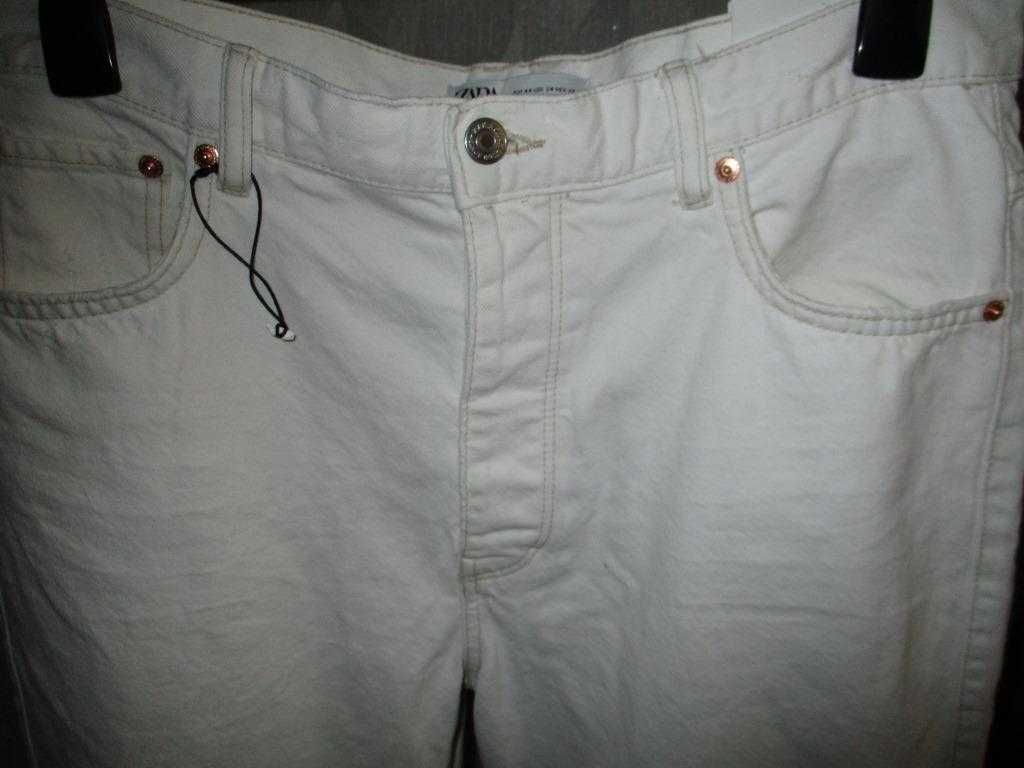 белые джинсы Zara