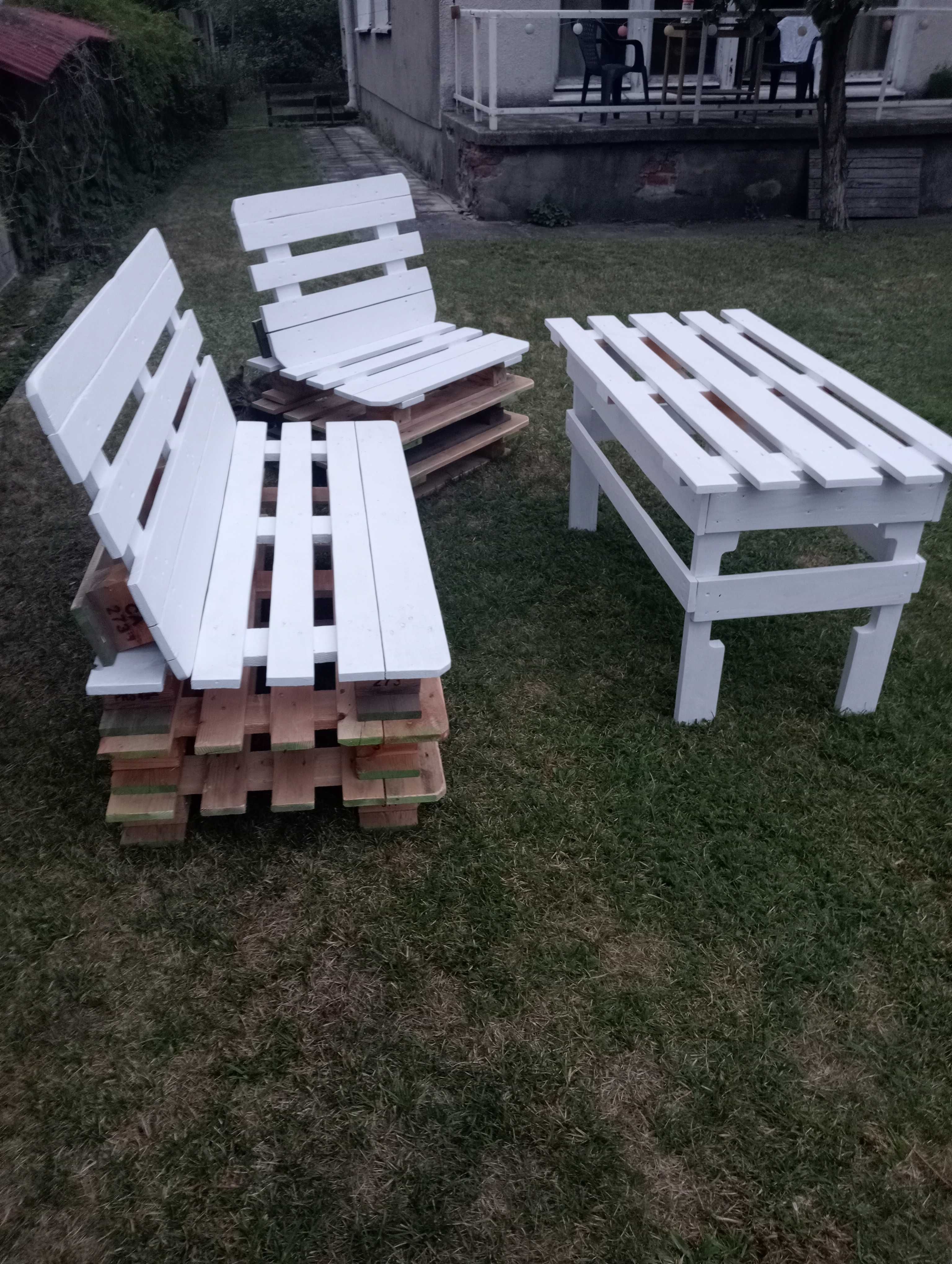 Zestaw mebli ogrodowych z recyklingu z elementami drewna dębowego