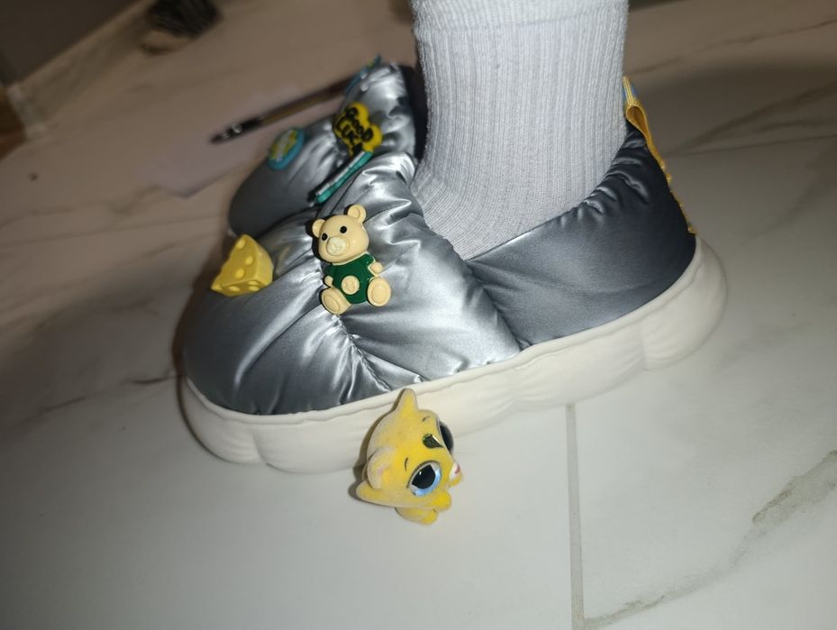 Тепле взуття угги теплі тапки вуличні тапки тапки в садок тапочки угги