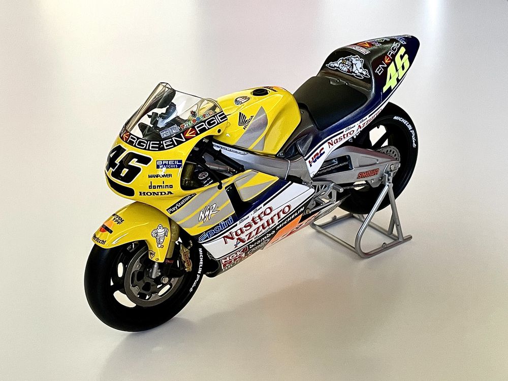 Minichamps 1:12 Honda 500cc Valentino Rossi